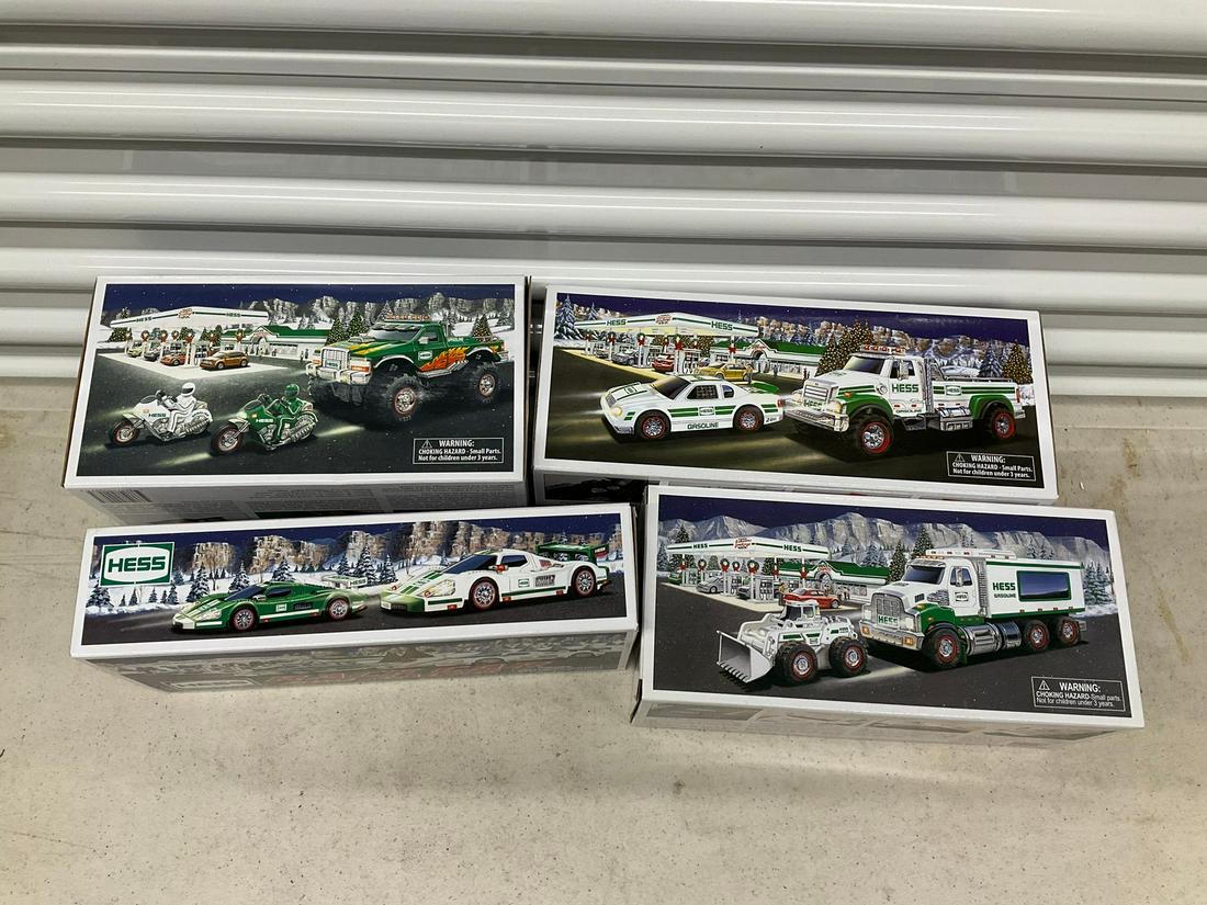 Lot of Hess trucks ranging from years 2007-2011: Lot of Hess trucks ranging from years 2007-2011