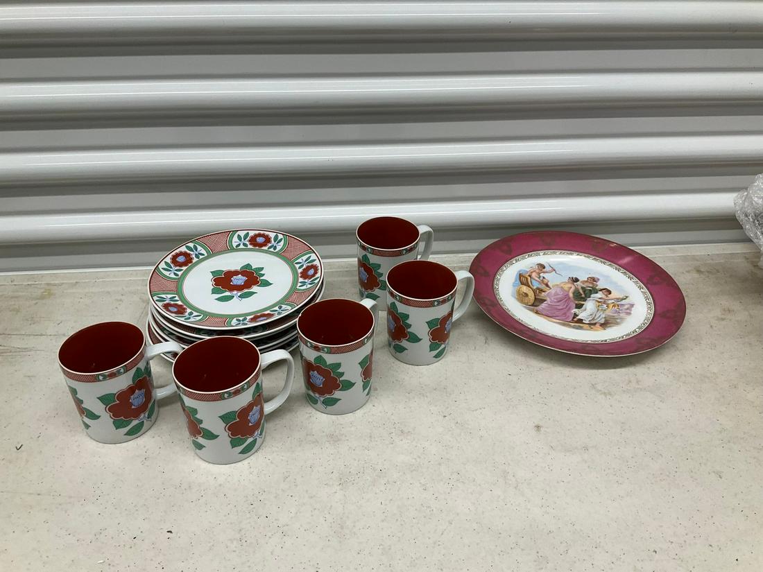 Lot of Variations by Fitz and Floyd plates and cups: D:9.5"