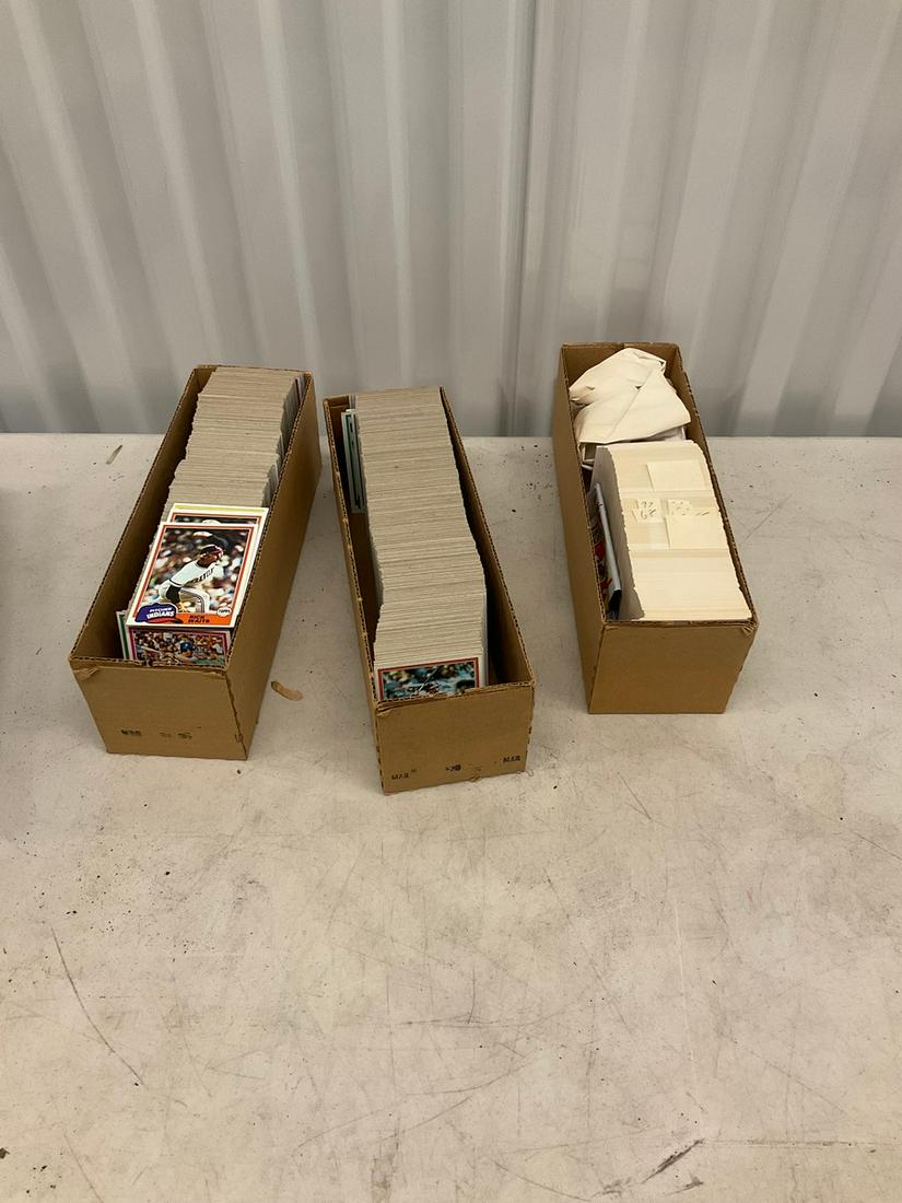 Large lot of 1980s baseball cards (1 of 1)