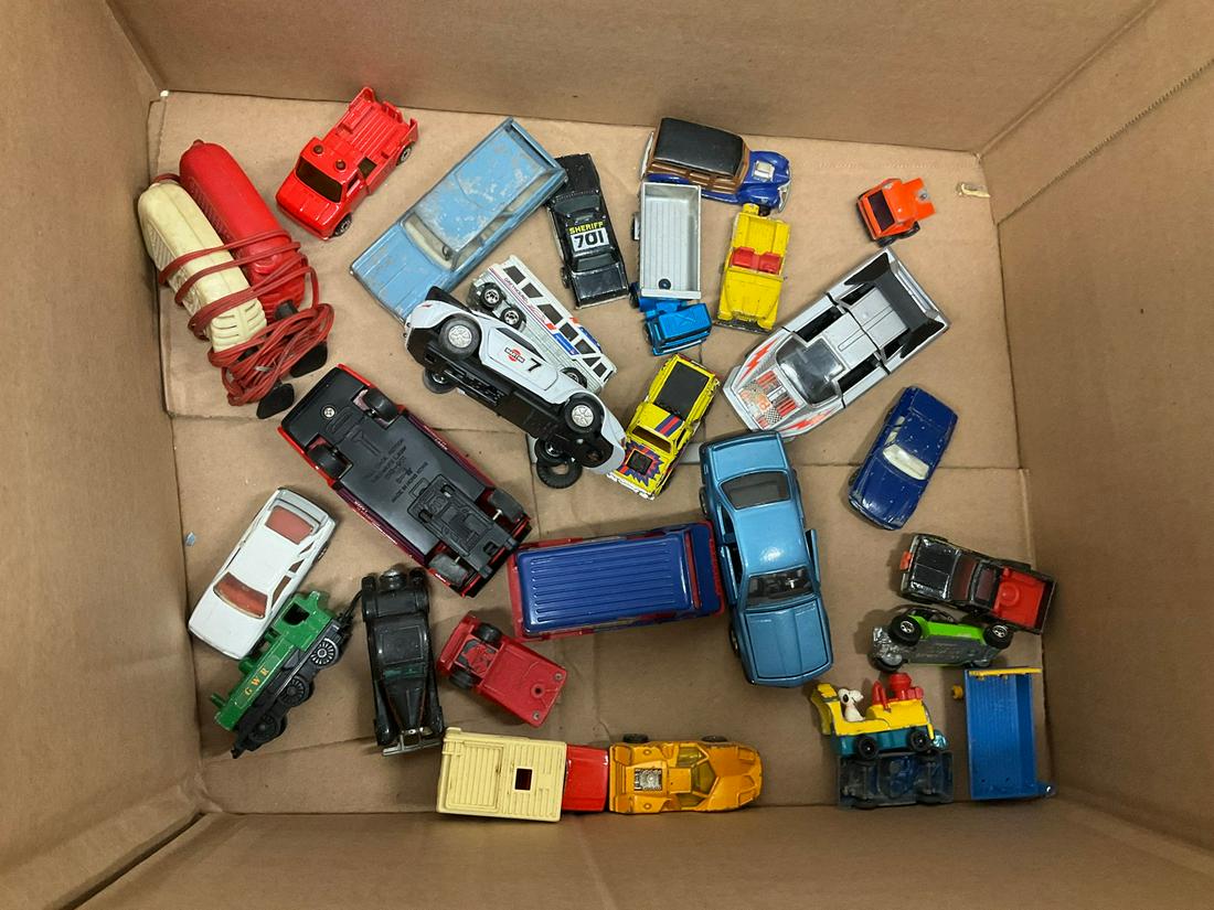 Lot of Matchbox, Hot Wheels, and more toy cars galore: Lot of Matchbox, Hot Wheels, and more toy cars galore