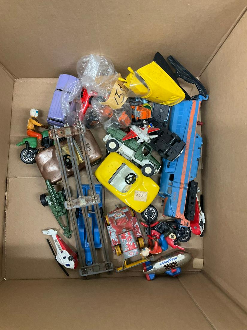 Lot of vintage matchbox, Tonka, and more toy cars (1 of 1)