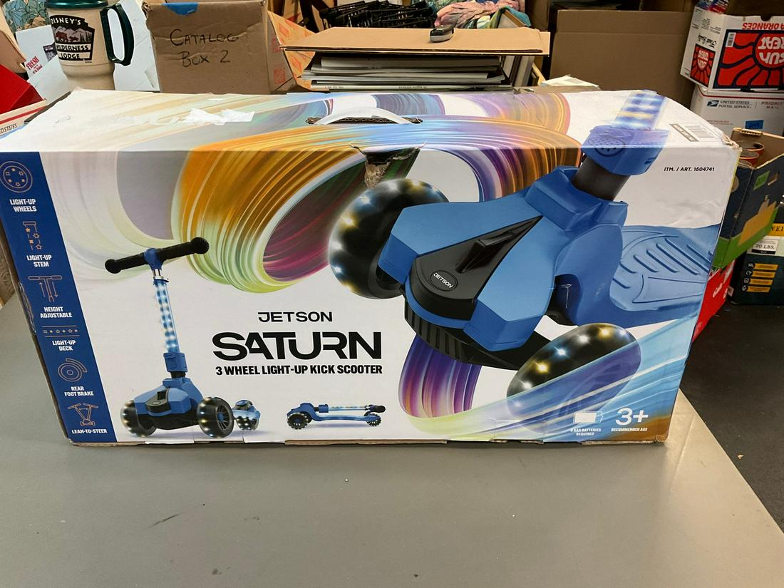 Jetson Saturn 23 wheel light up kick scooter: Jetson Saturn 23 wheel light up kick scooter