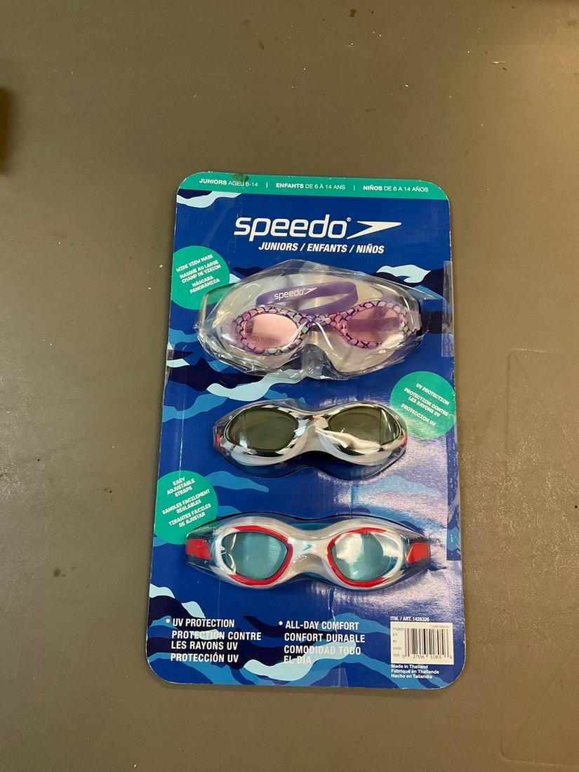 Pack of Speedo goggles: Pack of Speedo goggles