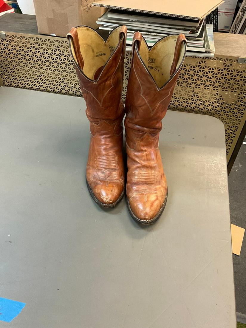 Tony Lama Cowboy boots: Size: 11