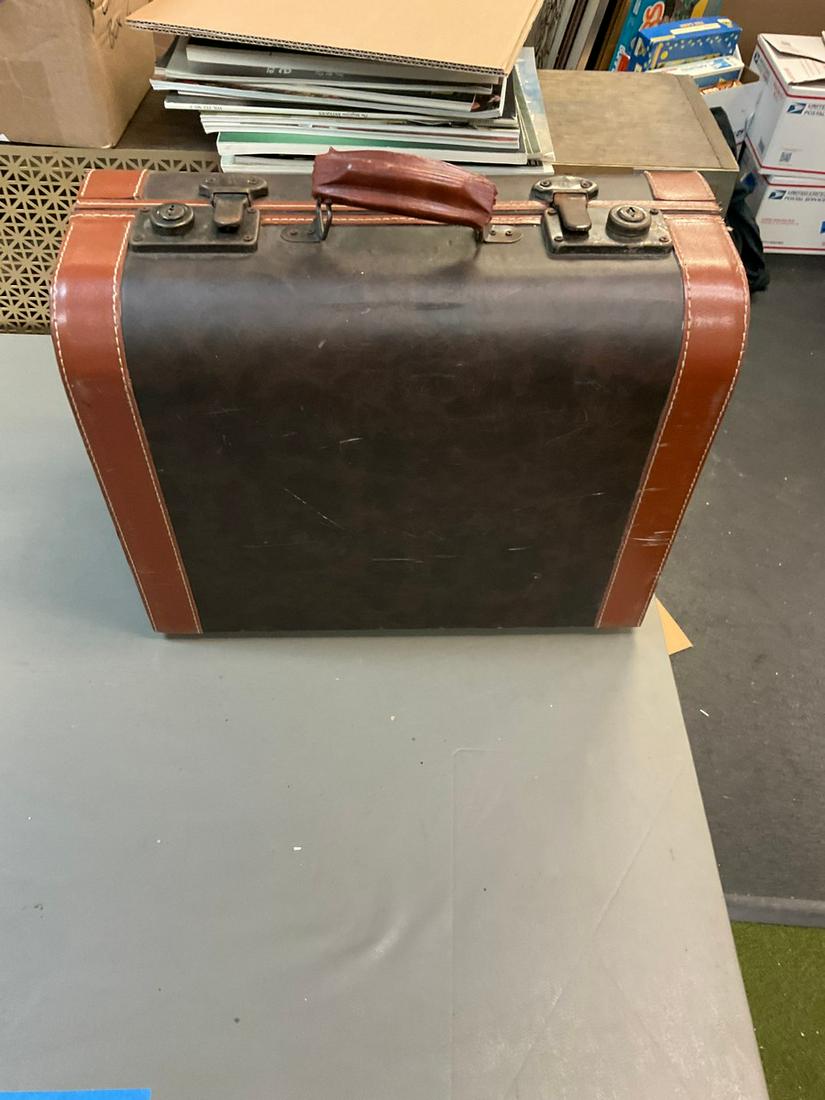Leather locked suitcase, no key: 16"x13"x7"