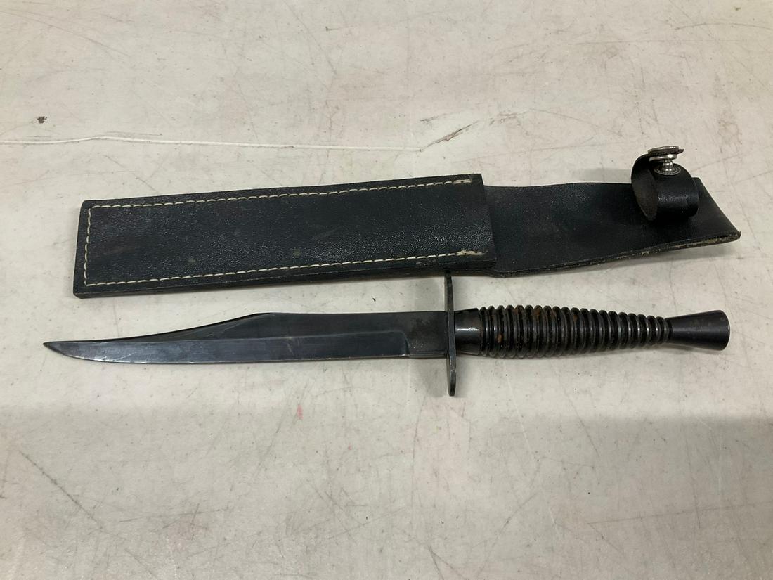 Fixed knife with sheath (1 of 1)