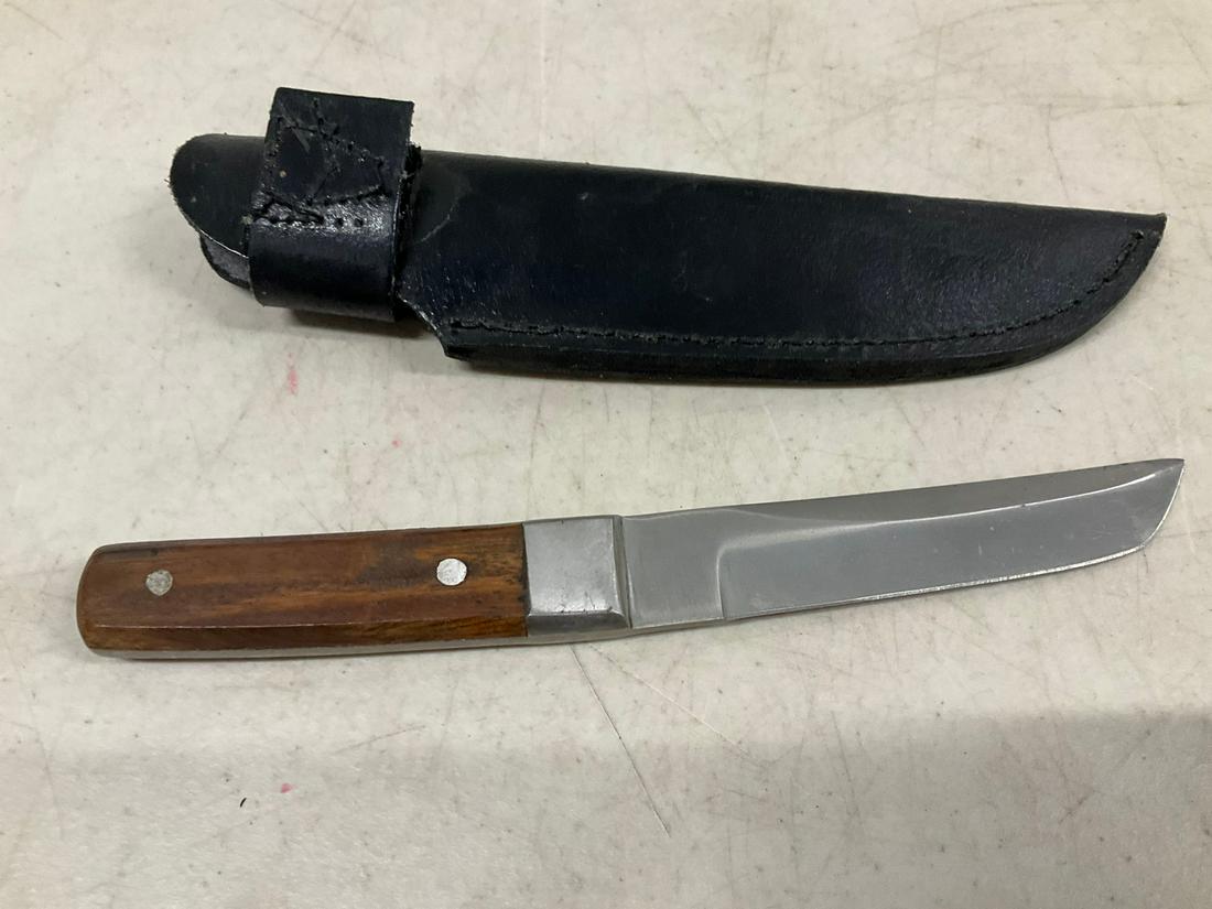 Pakistan Stainless Steel fixed knife with leather sheath (1 of 1)