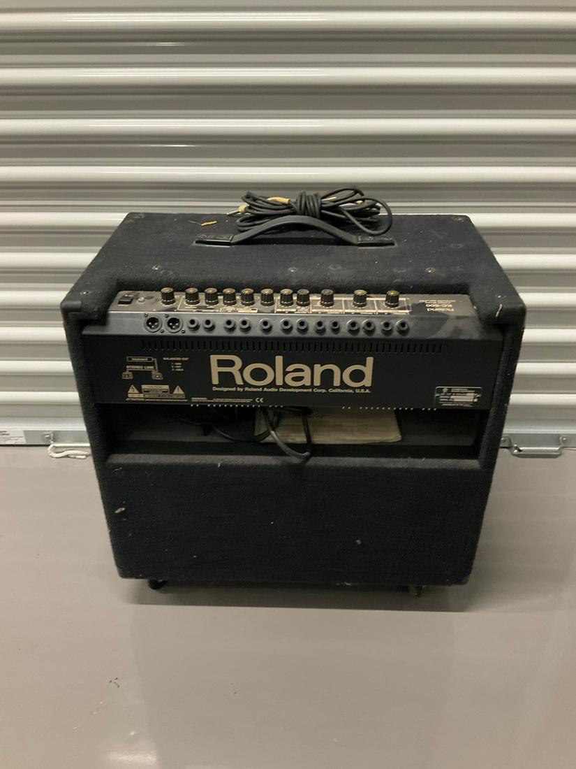 Large Roland KC-500 Stereo Mixing Keyboard Amplifiier (1 of 1)