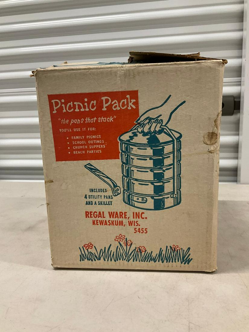 Regal Ware Inc. Picnic Pack: Regal Ware Inc. Picnic Pack