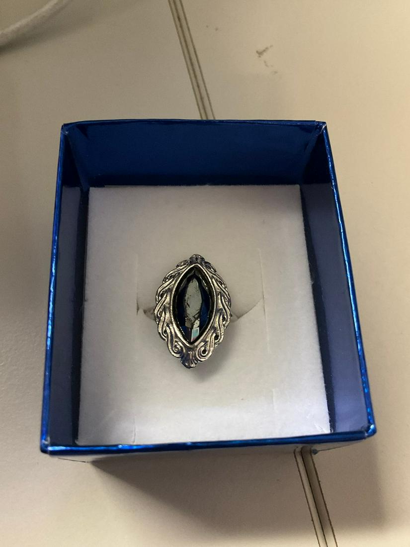 Silver Black Stone Ring (1 of 1)