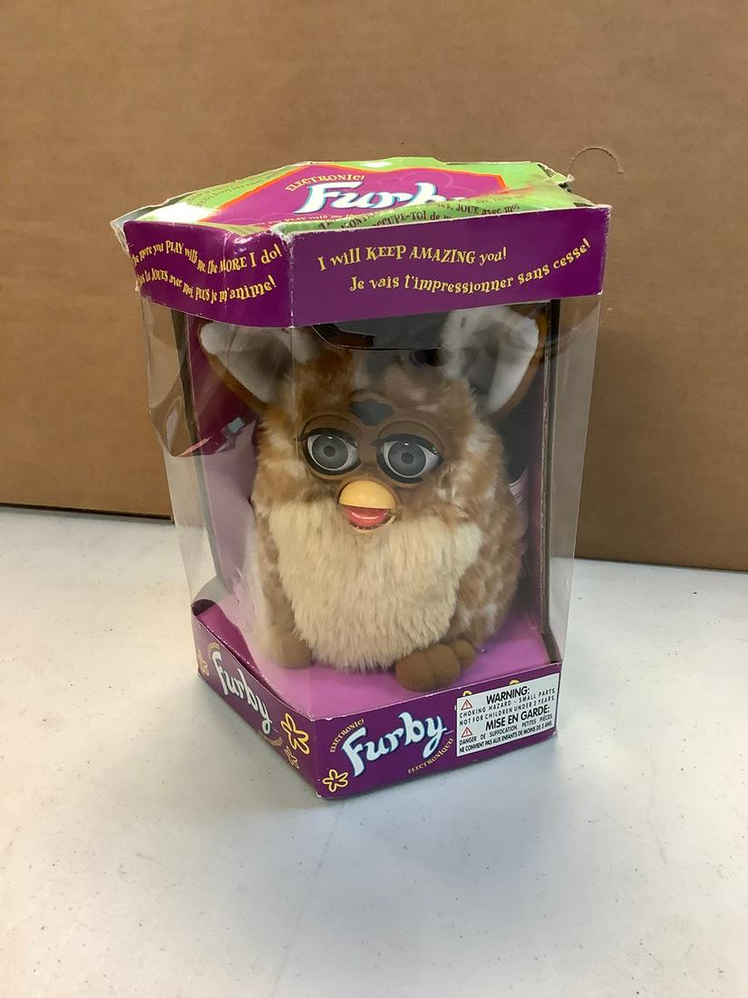 1999 Tiger Electronics Model 7-800 Furby Giraffe N.I.B. (1 of 1)