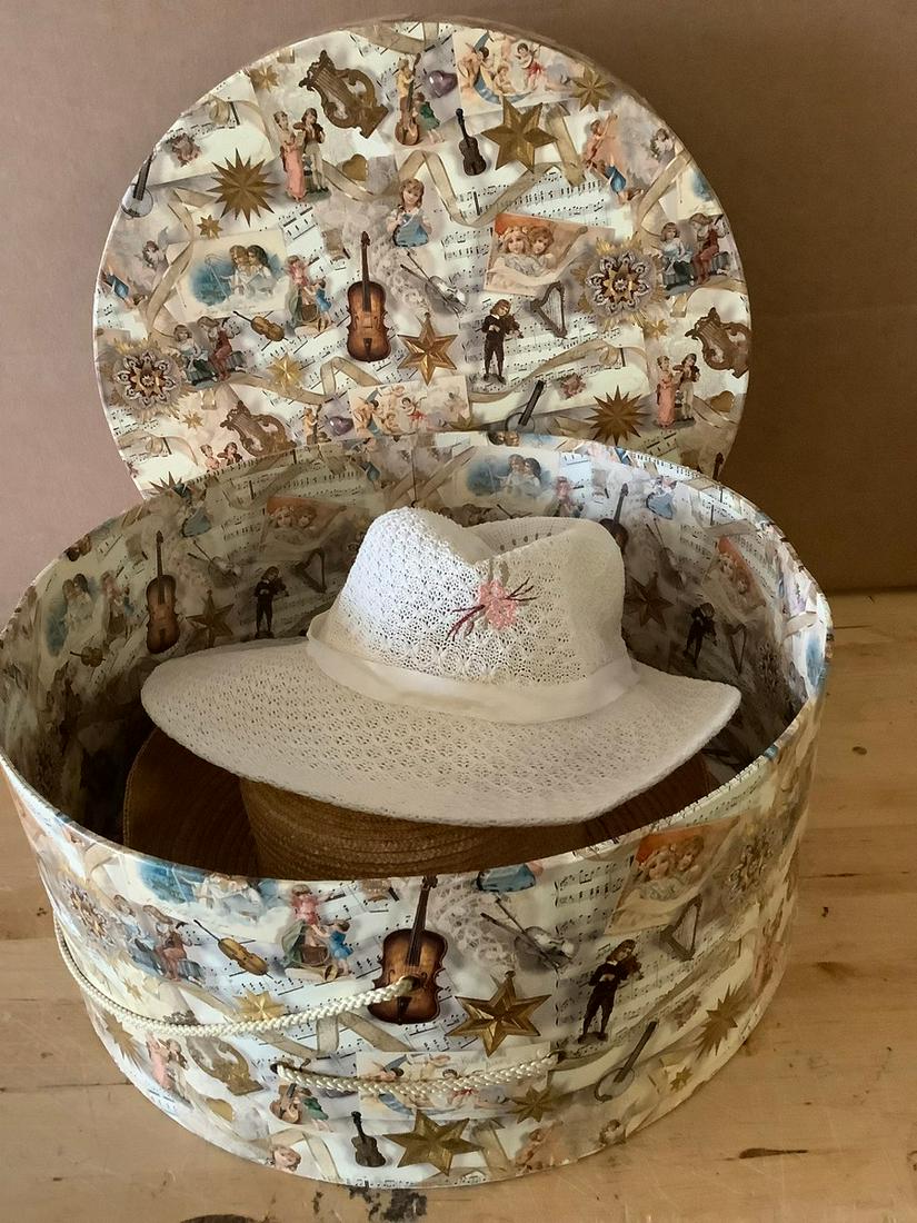 Hatbox with Two Vintage Straw Hats (1 of 1)