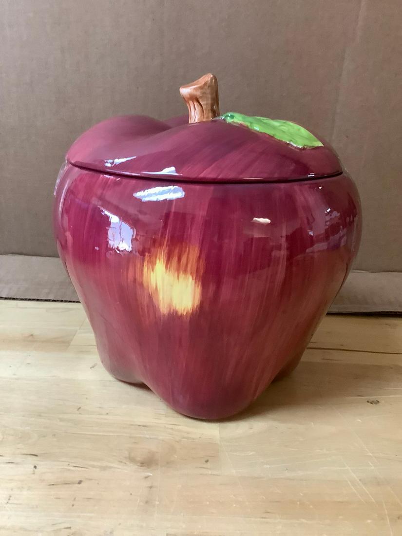 Large Apple Cookie Jar 8 in. (1 of 1)