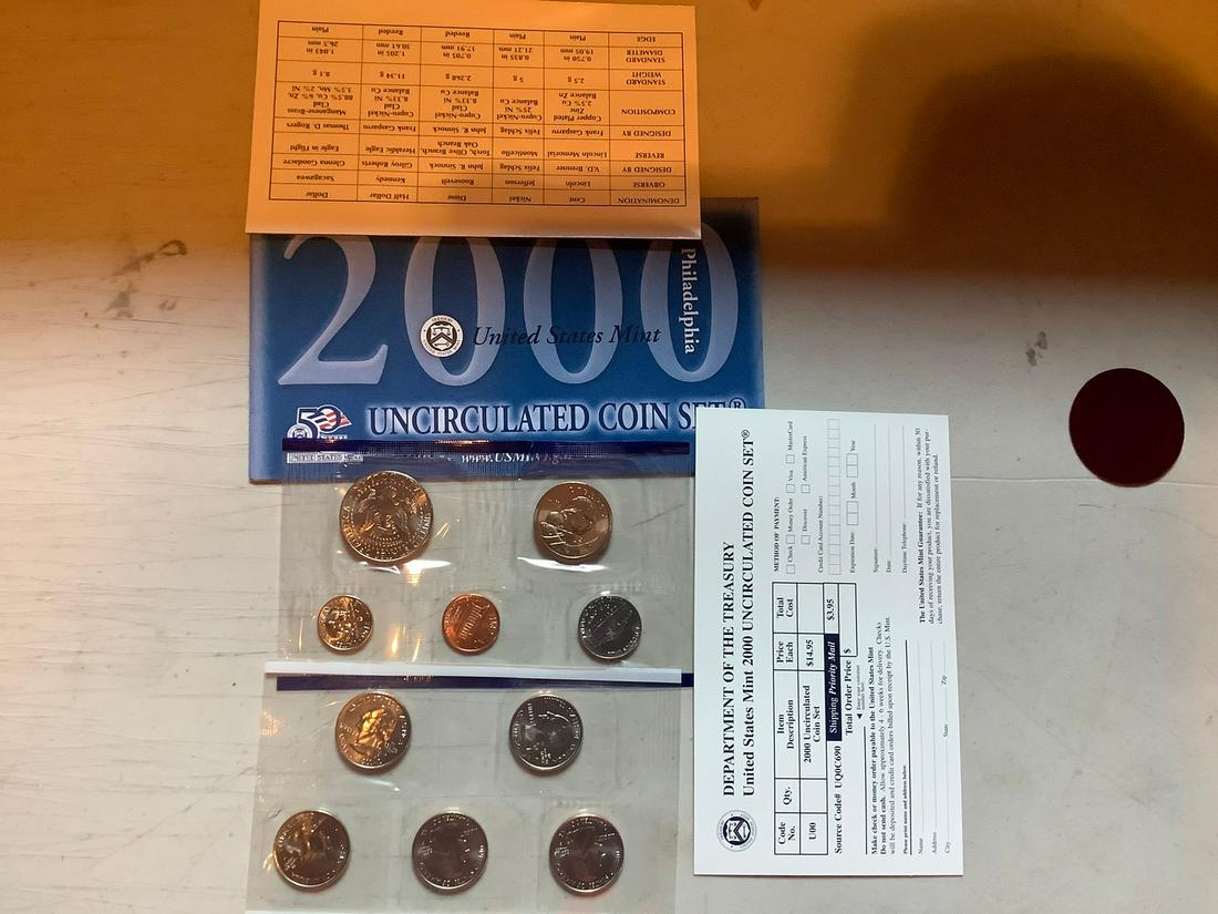2000 - P US Mint uncirculated coin set & state quarters (1 of 1)