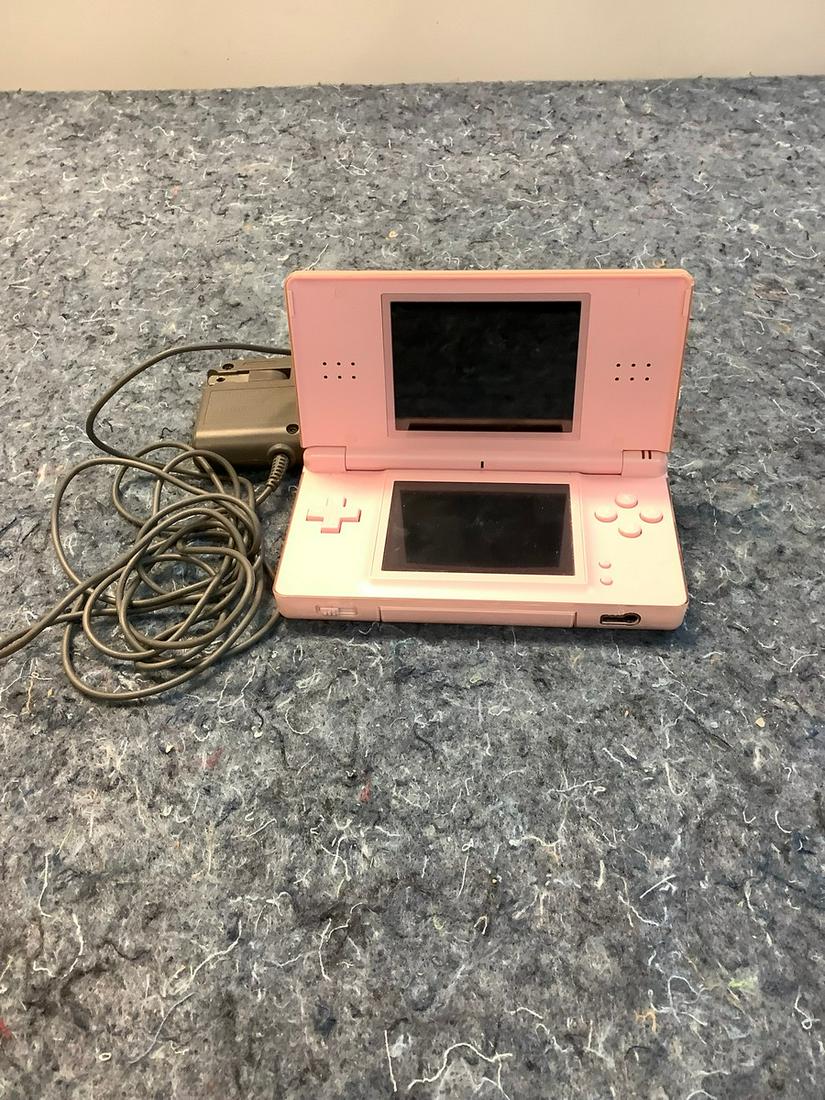 Nintendo DS Lite (1 of 1)