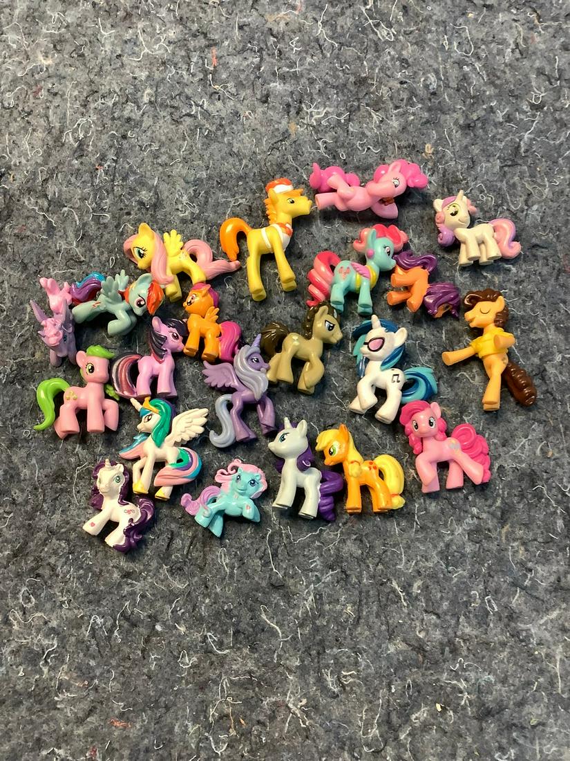 Lot of Hasbro My Little Ponies: Lot of Hasbro My Little Ponies