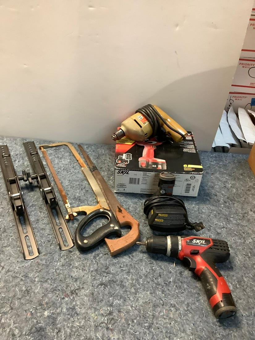 12V Skil Drill Drivers, Saws, Charger, Wall Mounts and More (1 of 1)