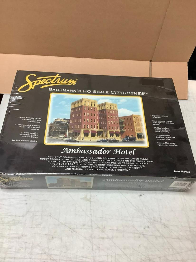 Sealed Spectrum  Bachmann's Ho Scale CityScenes Ambassador Hotel (1 of 1)