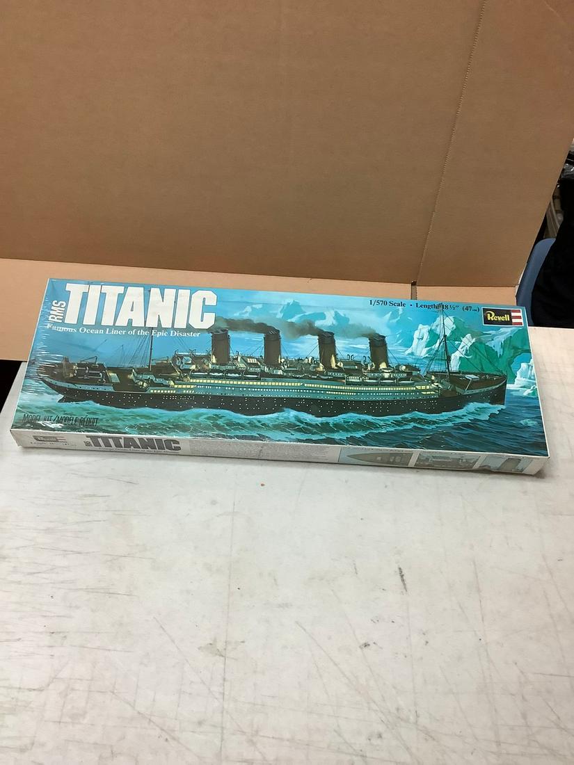 Sealed Revell RMS Titanic 1/570 Scale (1 of 1)