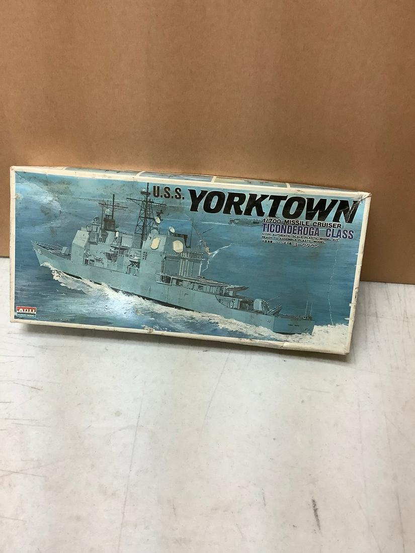 Complete U.S.S. Yorktown 1/700 Missile Cruiser Ticonderoga Class (1 of 1)