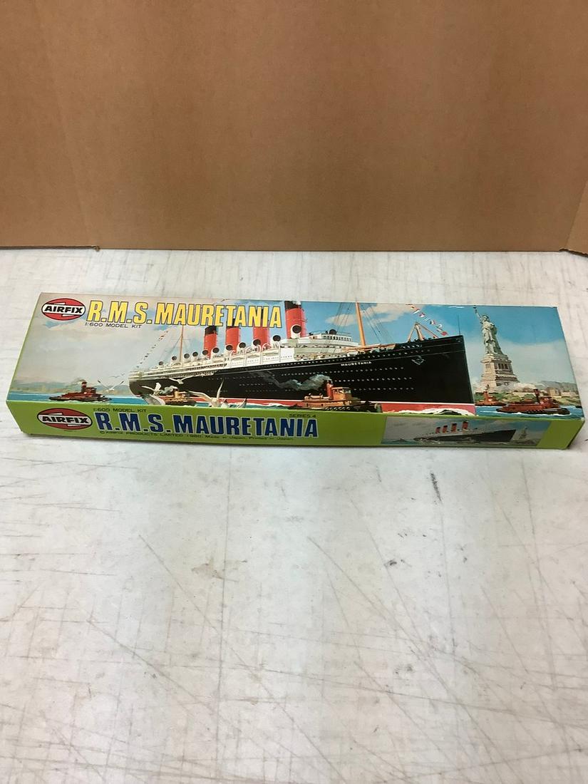 Complete Airfix R.M.S. Mauretania 1:600 Model Kit (1 of 1)
