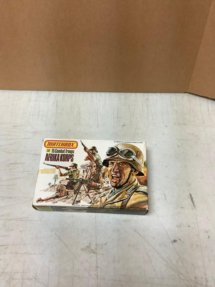 Complete Matchbox 15 Combat Troops Afrika Korps 1:32 Scale (1 of 1)