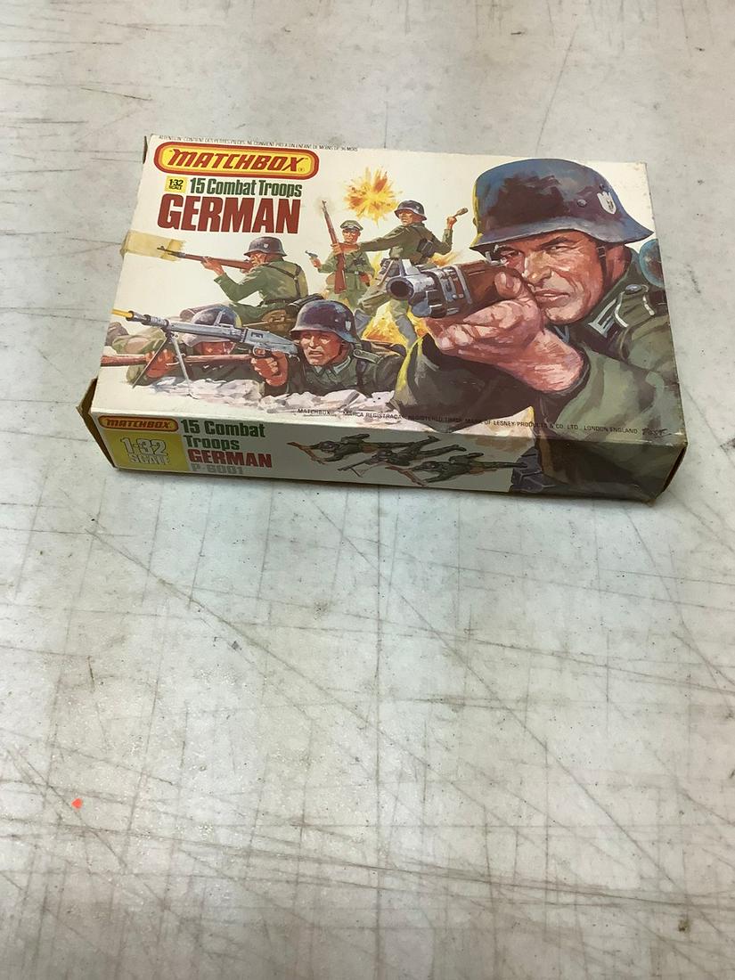 Complete Matchbox 15 Combat Troops German 1:32 Scale P-6001 (1 of 1)