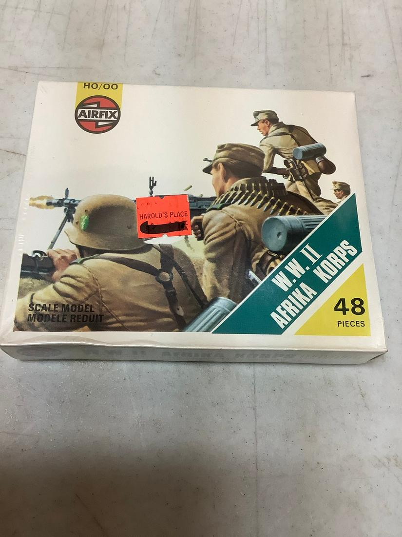 Sealed Airfix W.W.II Afrika Korps HO/OO Scale 48 Pieces: Sealed Airfix W.W.II Afrika Korps HO/OO Scale 48 Pieces