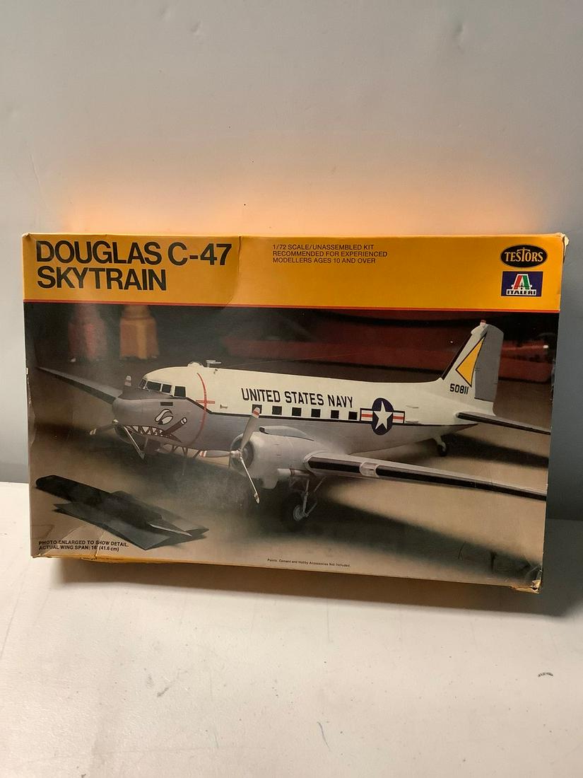 Complete 1979 Testors Douglas C-47 Skytrain 1/72 Scale (1 of 1)