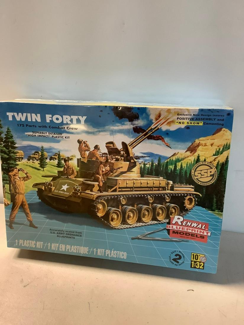 Sealed 2014Renwall Blueprint Models Twin Forty 175 Parts with Combat Crew 1:32 Scale (1 of 1)