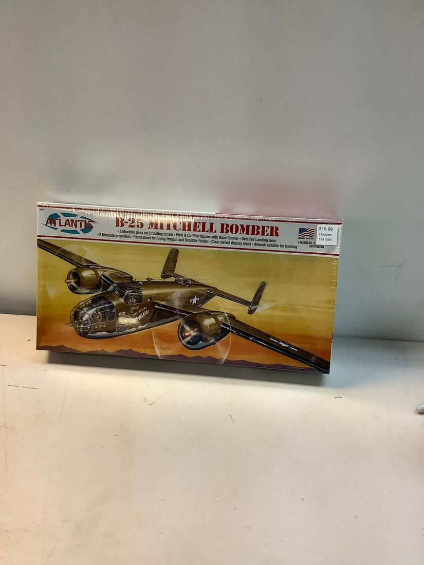 Sealed 2019 Atlantis B-25 Mitchell Bomber 1:64 (1 of 1)