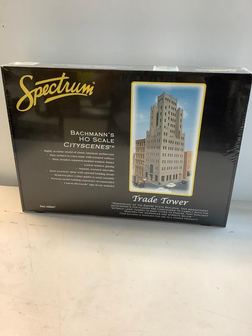 Sealed Spectrum Bachmann's Ho Scale CityScenes Trade Tower (1 of 1)