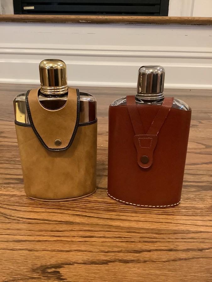 Two vintage Flasks w/light brown case 9prince cardnep0 burgundy Red- Rumpp (1 of 2)