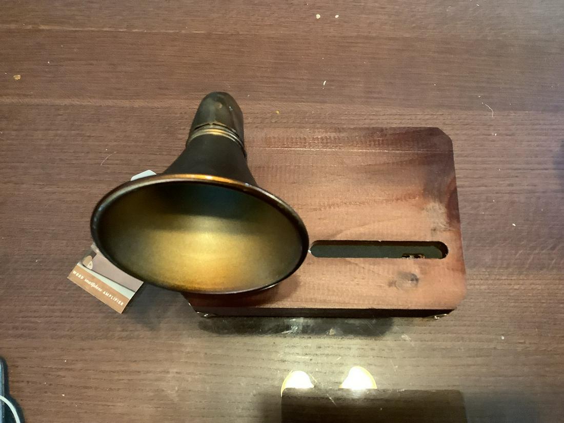 Hammer axe wood smartphone amplifier 7.5''H X 7.5'' X 5.5'': Hammer axe wood smartphone amplifier 7.5''H X 7.5'' X 5.5''