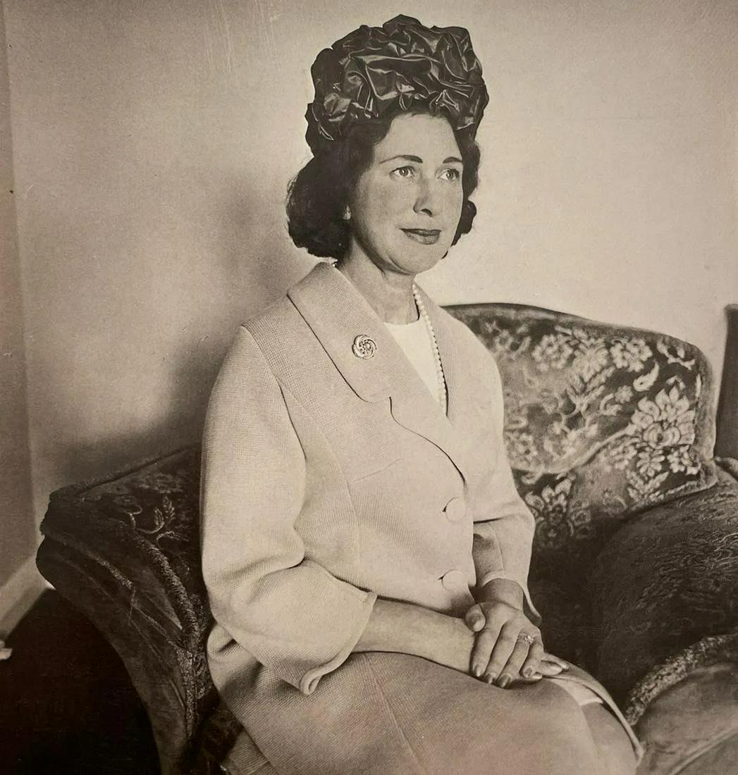 Diane Arbus - Queen Elizabeth, 1969 (1 of 1)