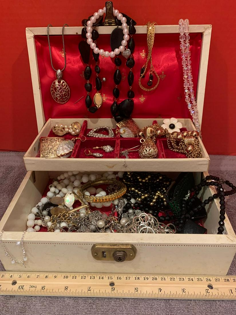 Jewelry Box Filed with Costume Jewelry, 10x6 1/2" (does not lock): Jewelry Box Filed with Costume Jewelry, 10x6 1/2" (does not lock)