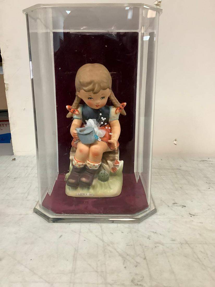Vintage Erich Stauffer Hummel in Plastic Case 10x6.5: Vintage Erich Stauffer Hummel in Plastic Case 10x6.5