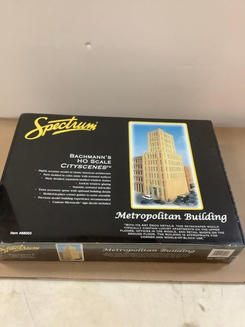 Sealed Spectrum Bachmann's HO Scale CityScenes  Metropolitan Building (1 of 1)