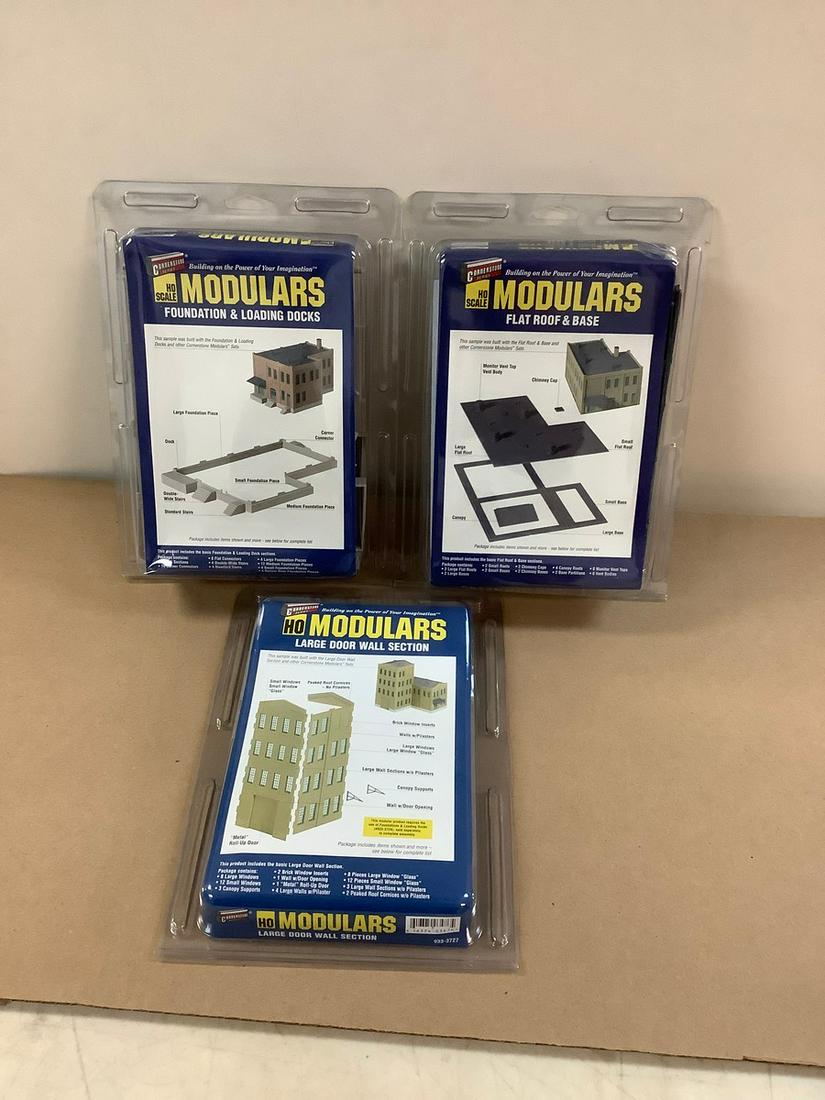 Lot of CornerStone Series HO Modulars Large Door Wall Section, Flat Roof & Base and Fountain &: Lot of CornerStone Series HO Modulars Large Door Wall Section, Flat Roof & Base and Fountain & Loading Docks NIB