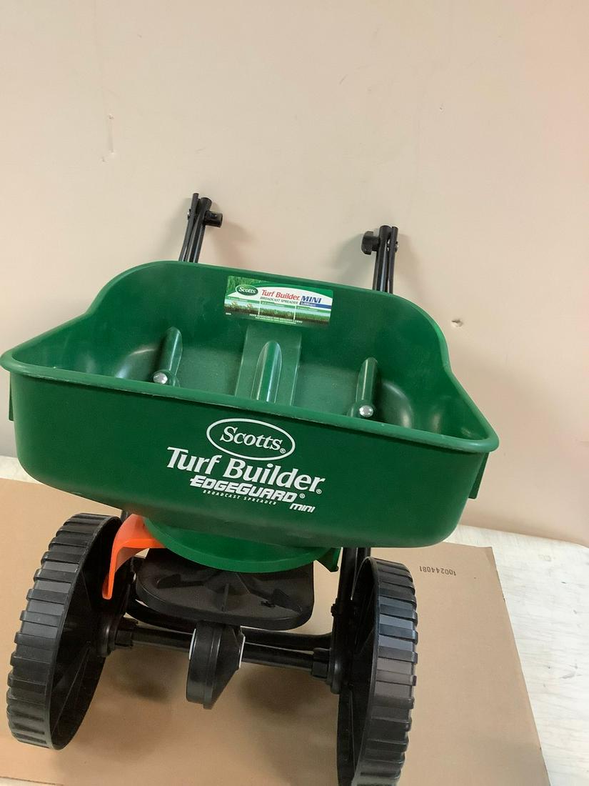 "Scots" Turf Builder Mini Spreader (1 of 1)