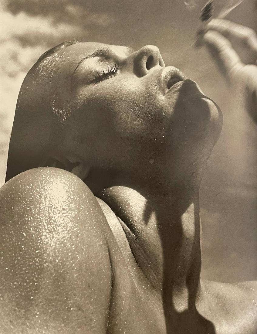 Richard Avedon - Lauren Hutton, Bahamas: RICHARD AVEDON (1923-2004) Lauren Hutton, Bahamas Print in Colors 9 3/4" x 12 1/4" Richard Avedon was an influential American fashion and fine art photographer. His iconic portraits of celebrities, sp