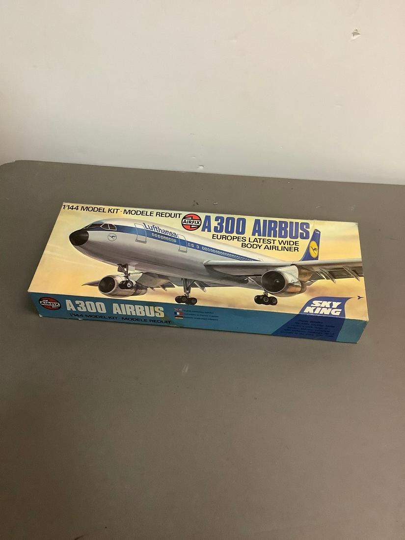 Vintage AirFix A300 Airbus 1/144 Scale Model Kit (1 of 1)