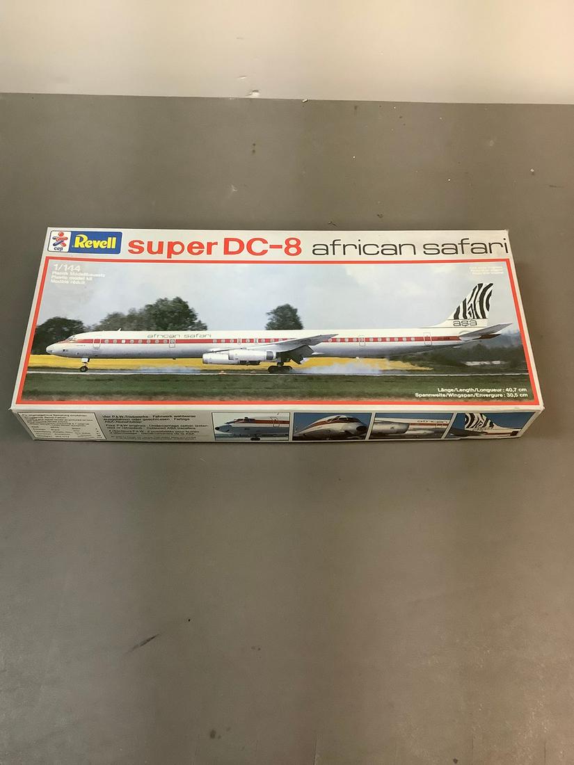 Vintage Revell Super DC-8 African Safari 1/144 Scale Model Kit (1 of 1)