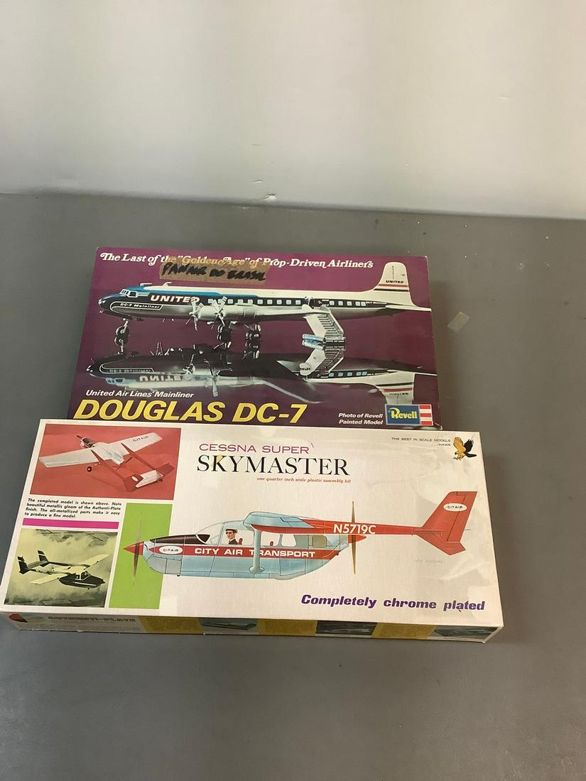 Vintage Revell Douglas DC-7 US Air Lines Mainliner and Vintage Hawk Cessna Super Skymaster Model Kit (1 of 1)