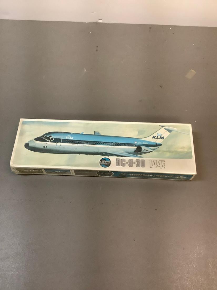 Sealed AirFix McDonnell DC-9-30 144 Scale Model Kit (1 of 1)