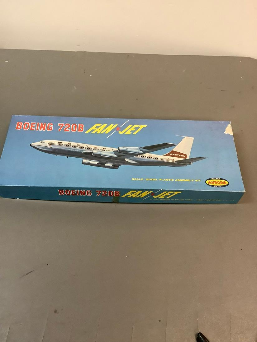 Vintage 1962 Aurora Boeing 720B Fan Jet Assembly Kit: Vintage 1962 Aurora Boeing 720B Fan Jet Assembly Kit