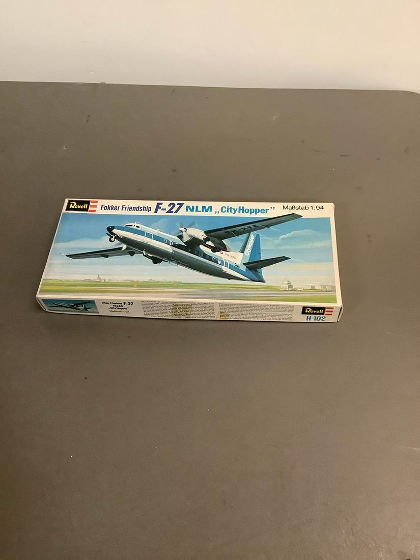 Vintage Revell Fokker Friendship F-27 NLM, city Hopper 1:94 Scale Model Kit: Vintage Revell Fokker Friendship F-27 NLM, city Hopper 1:94 Scale Model Kit