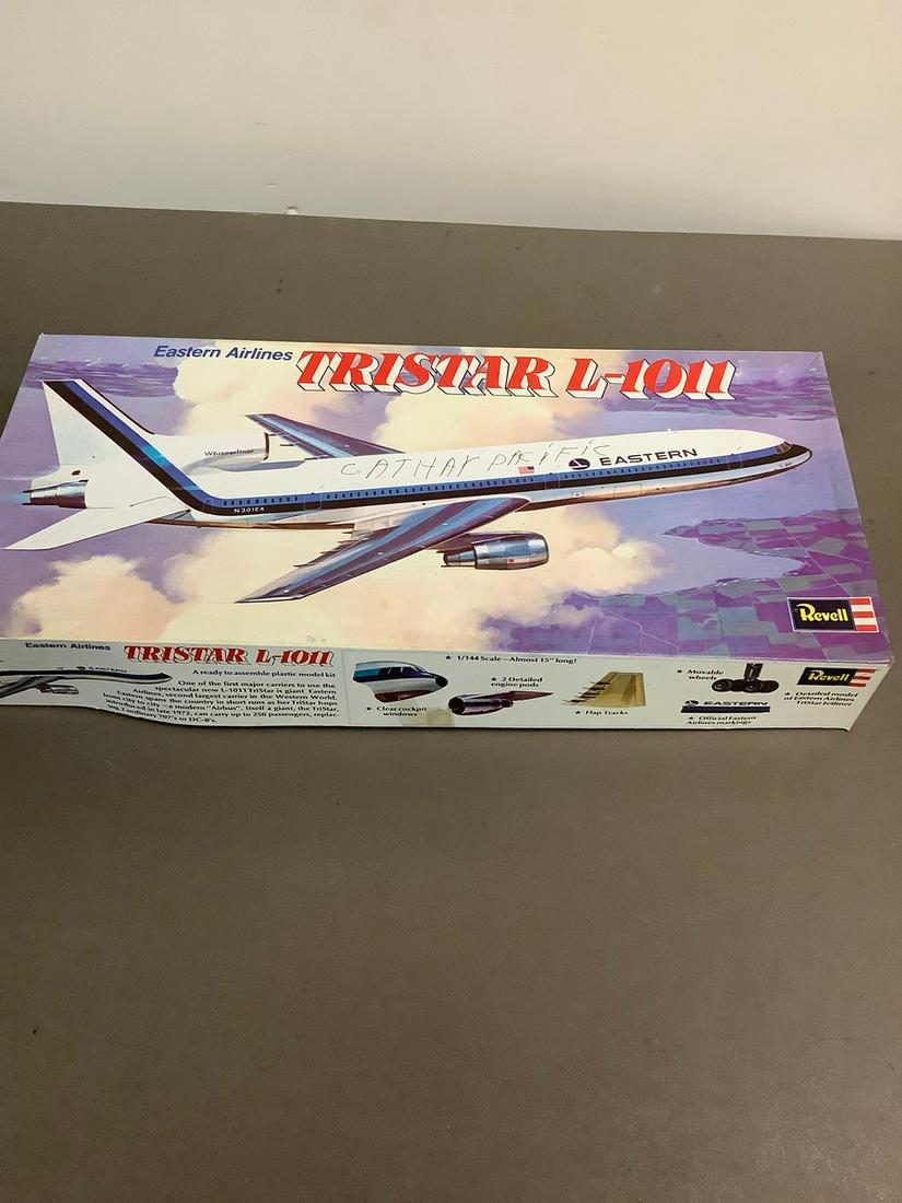 Vintage Revell Eastern Airlines Tristar L-1011 1/44 Scale Model Kit (1 of 1)
