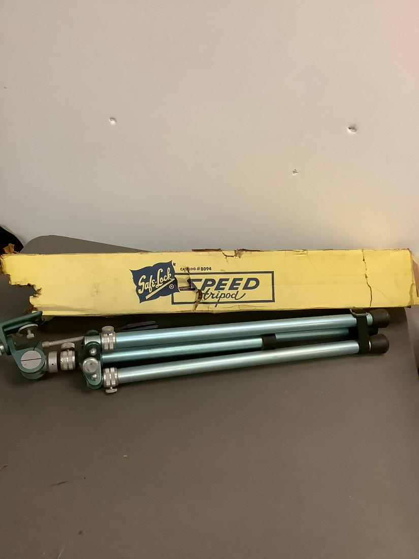 Vintage Graflex Speed Tripod: Vintage Graflex Speed Tripod