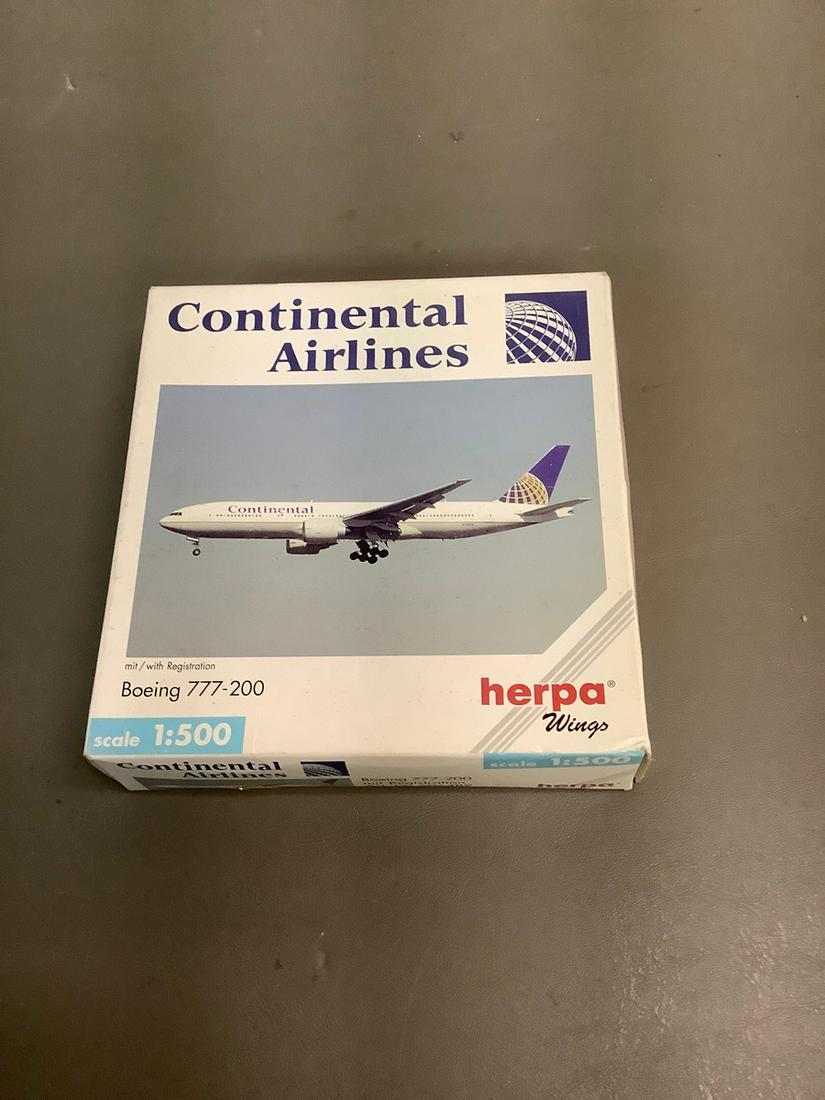 Herpa Wings Continental Airlines Boeing 777-200 1:500 Scale Model Kit (1 of 1)